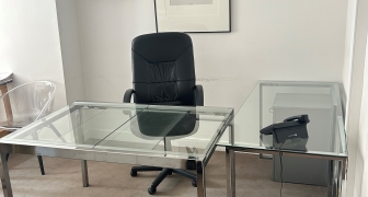  1 Bureau partagé à sous louer dans le 17e 